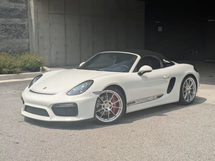 2016 Porsche Boxster Spyder photo 1
