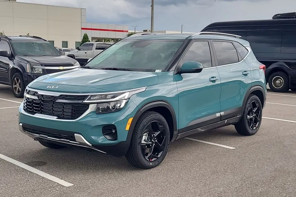 2026 Kia Seltos EX photo 1