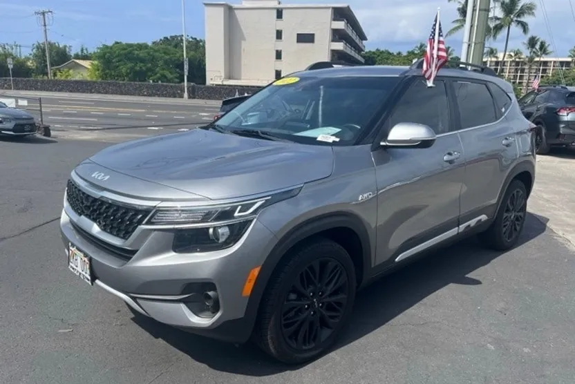 2022 Kia Seltos Nightfall Edition photo 1