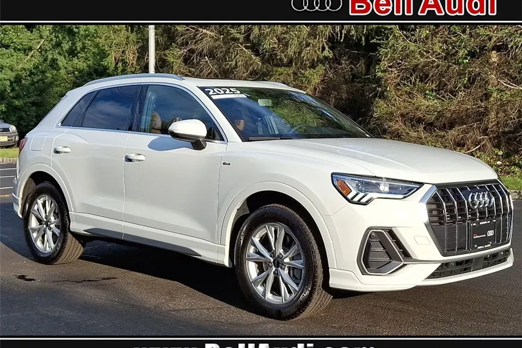 2025 Audi Q3 S line Premium Plus photo 1