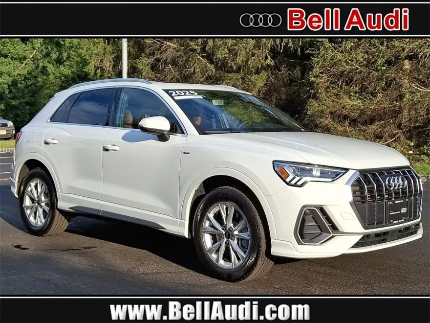 2025 Audi Q3 S line Premium Plus photo 1