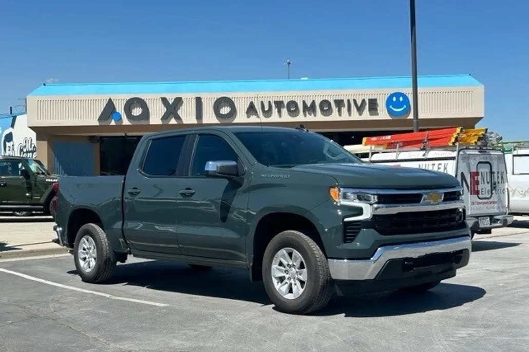 2025 Chevrolet Silverado 1500 photo 1