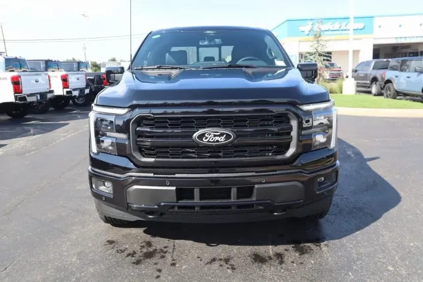 2025 Ford F-150 Lariat photo 1
