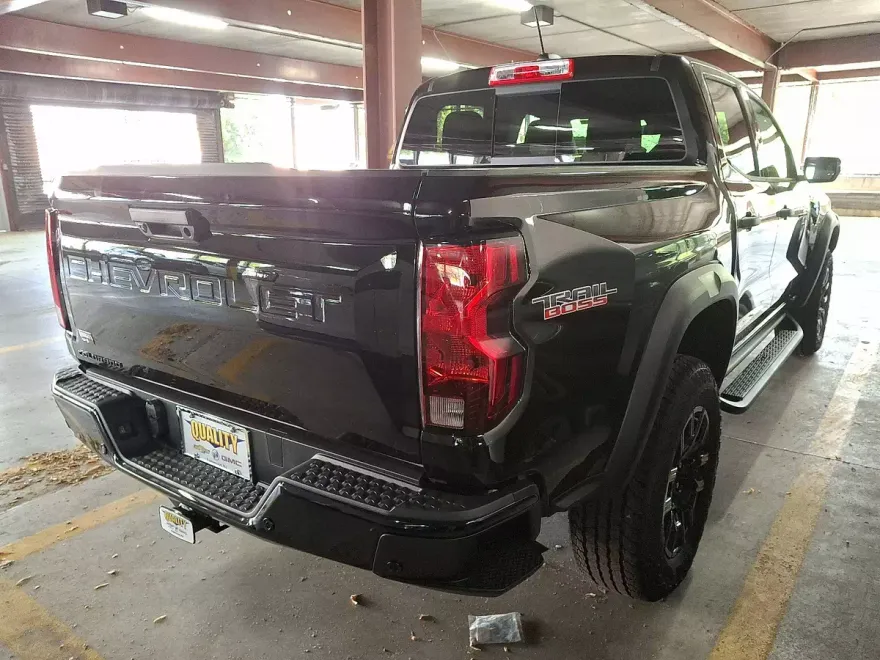 2026 Chevrolet Colorado Trail Boss photo 1