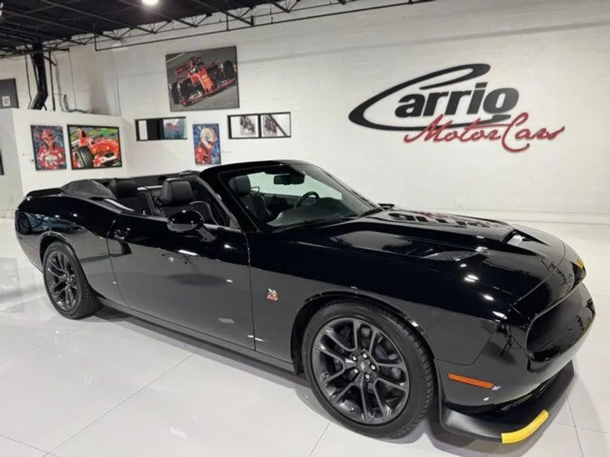 2022 Dodge Challenger R/T Scat Pack photo 1