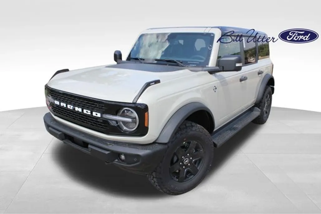 2025 Ford Bronco Outer Banks photo 1