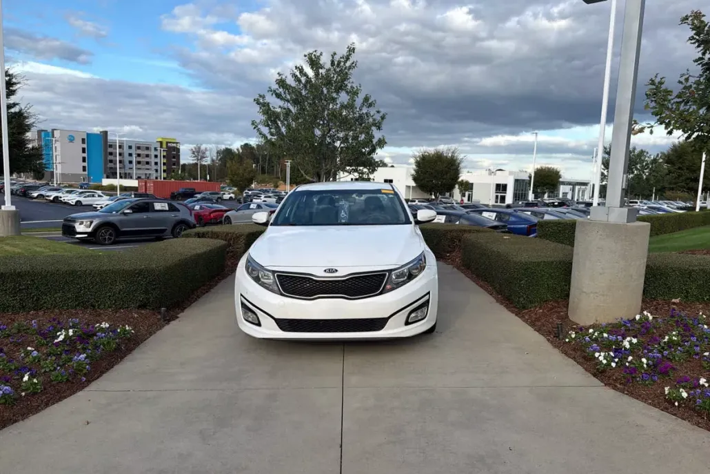 2015 Kia Optima LX photo 1