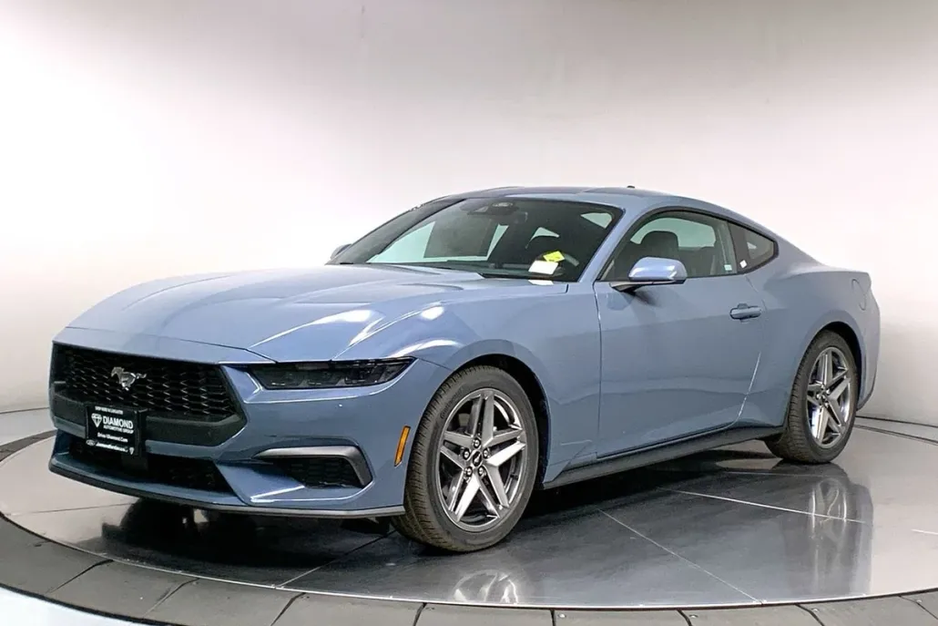 2025 Ford Mustang EcoBoost photo 1