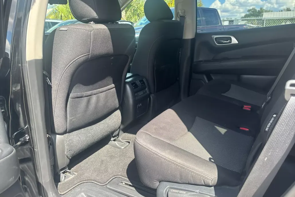 2020 Nissan Pathfinder S photo 1