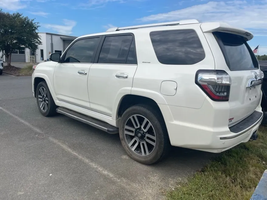 2017 Toyota 4Runner Base photo 1