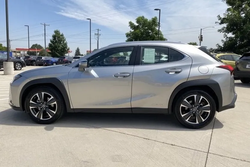 2019 Lexus UX 250h photo 1