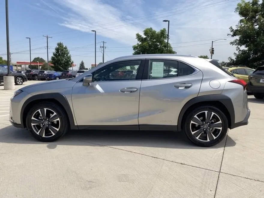 2019 Lexus UX 250h photo 1