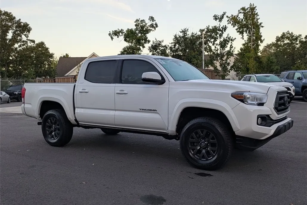 2023 Toyota Tacoma SR5 V6 photo 1