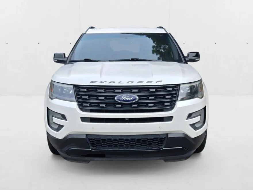 2016 Ford Explorer Sport photo 1