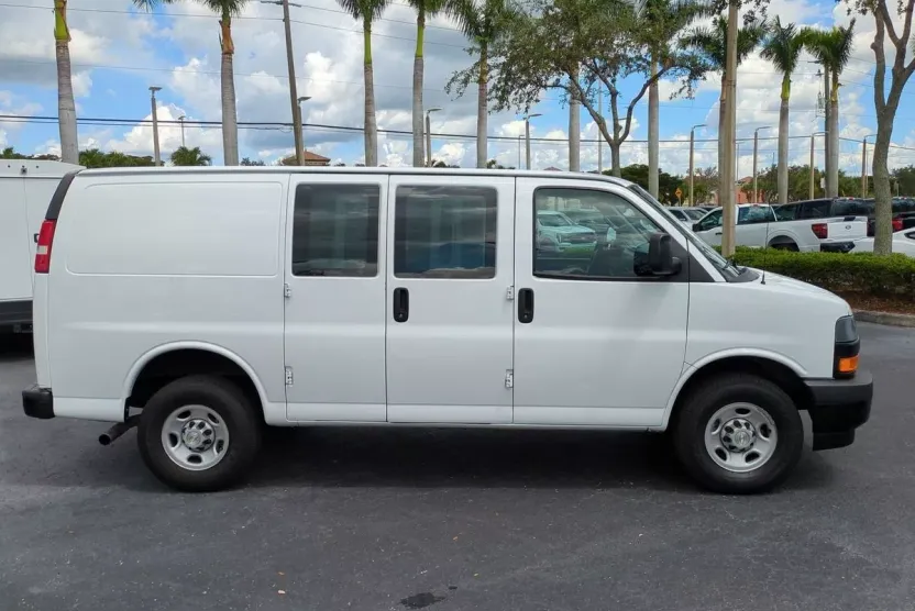 2022 Chevrolet Express 2500 Work Van Cargo photo 1