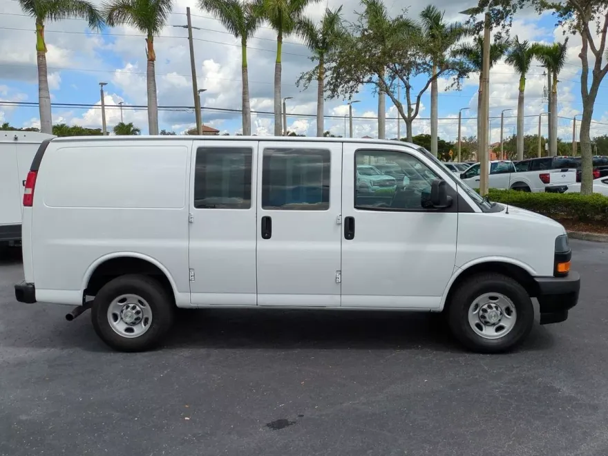 2022 Chevrolet Express 2500 Work Van Cargo photo 1