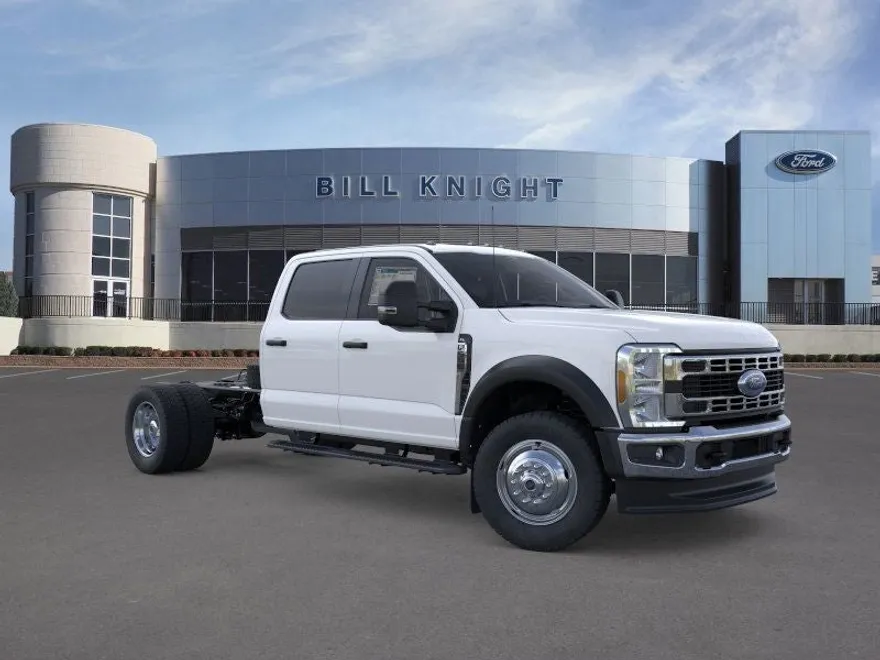 2025 Ford F-550 photo 1