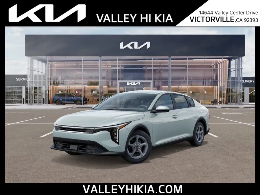 2025 Kia K4 LXS photo 1