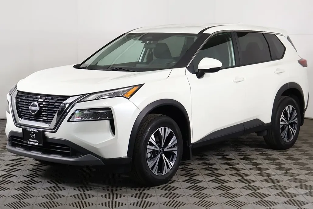 2022 Nissan Rogue SV photo 1