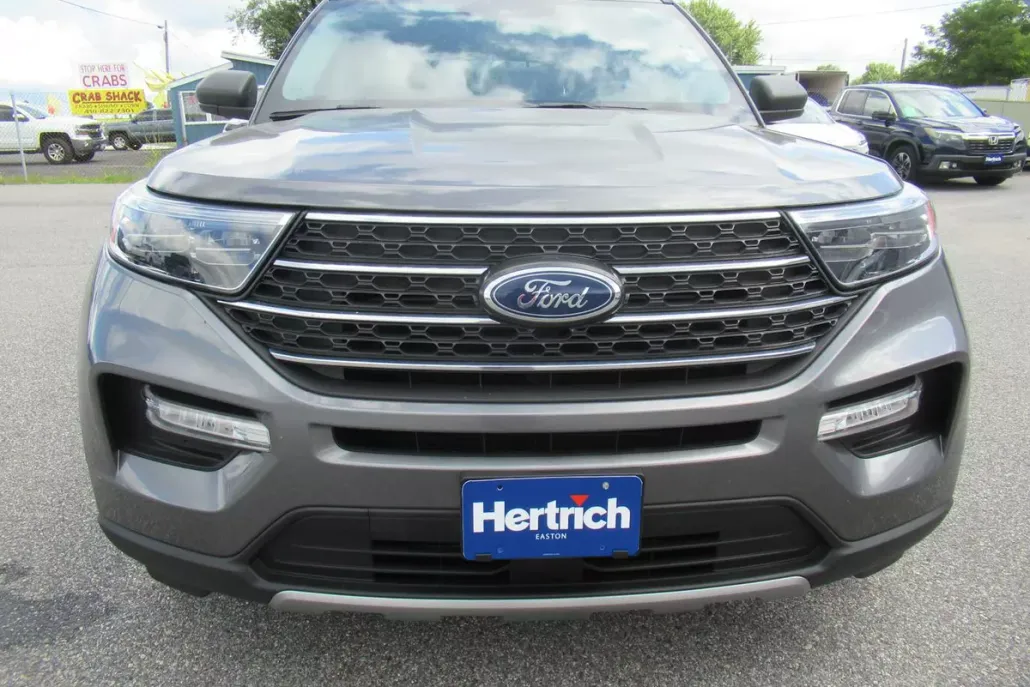 2022 Ford Explorer XLT photo 1