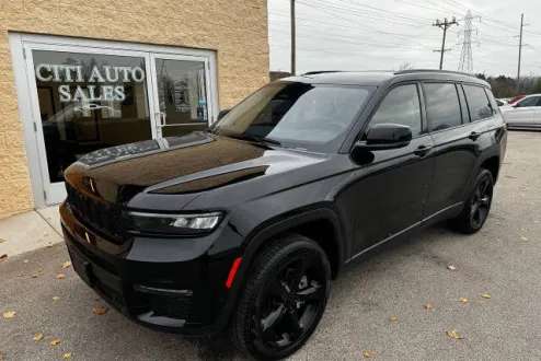 2023 Jeep Grand Cherokee Limited photo 2