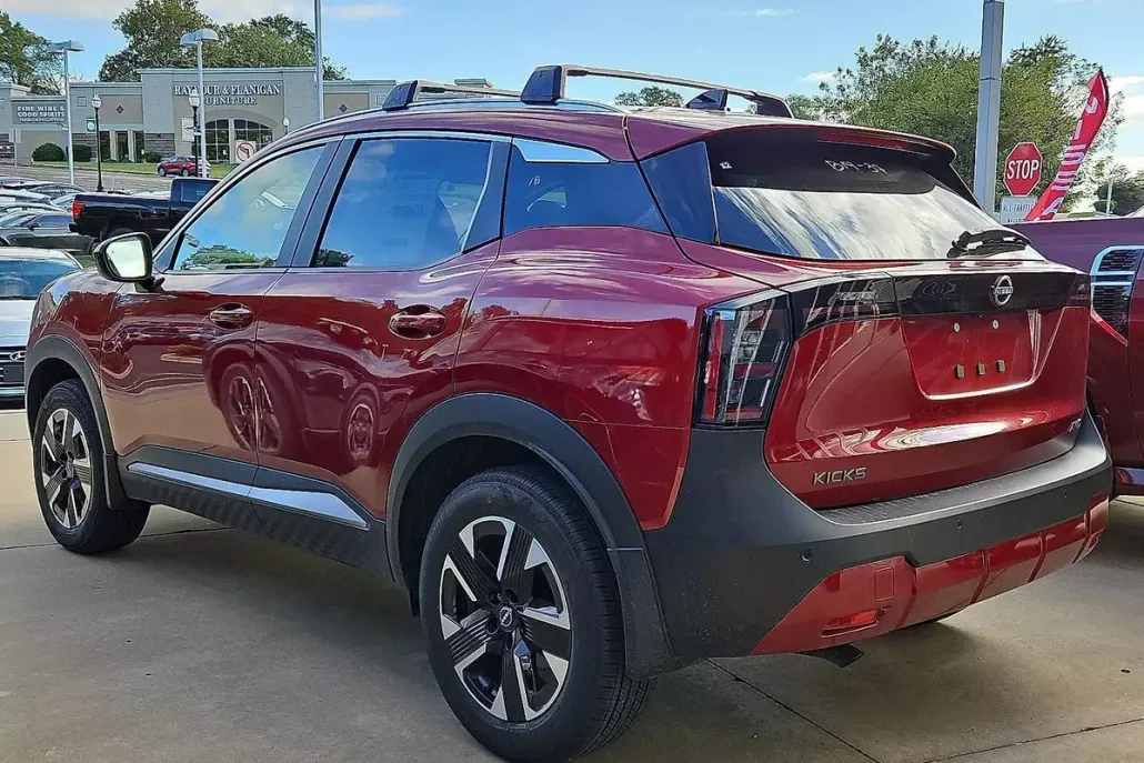2026 Nissan Kicks SV photo 1