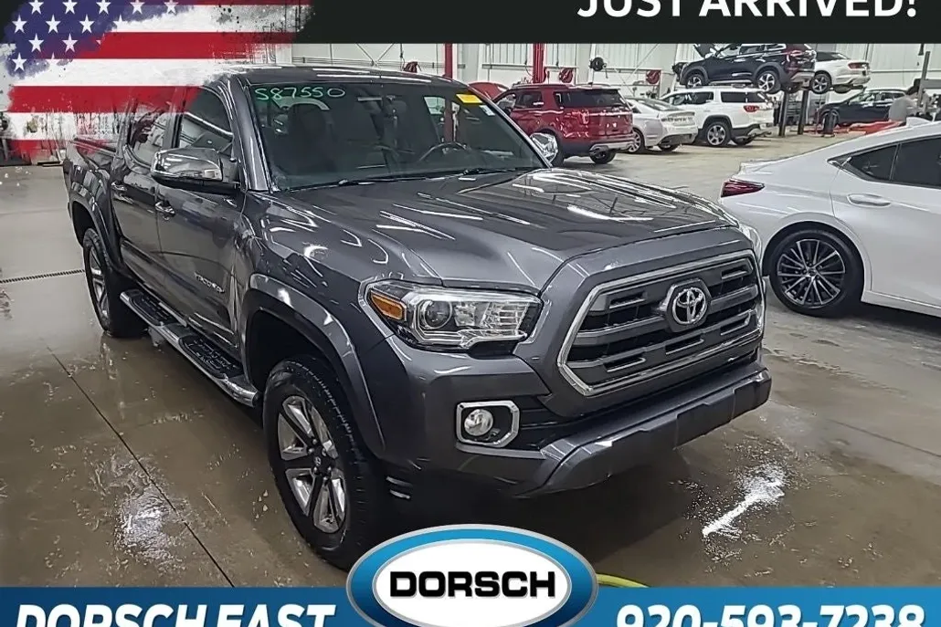 2017 Toyota Tacoma Limited V6 photo 1