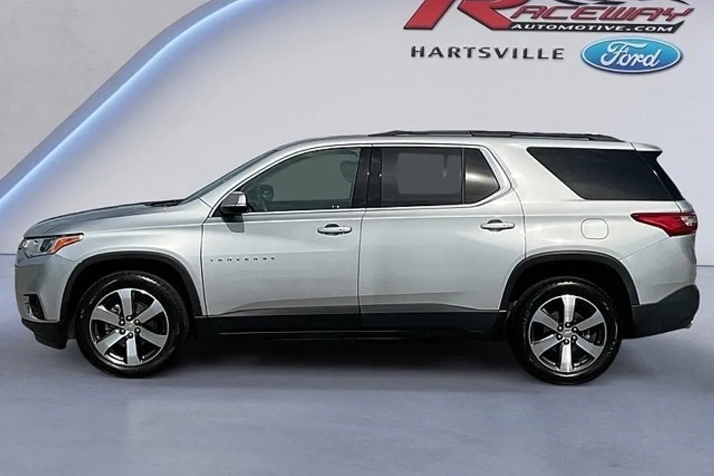2020 Chevrolet Traverse Leather photo 1