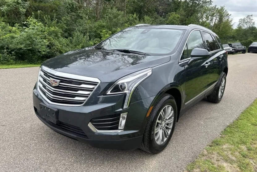 2019 Cadillac XT5 Luxury photo 1