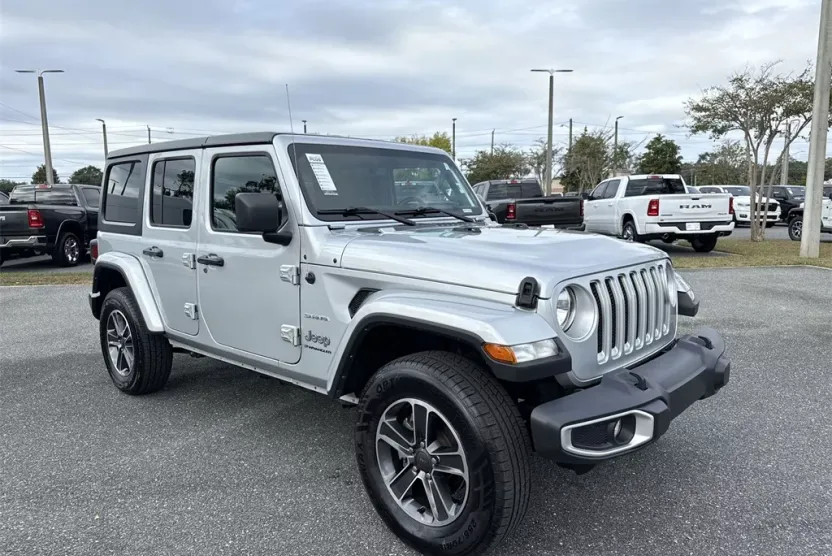 2023 Jeep Wrangler Sahara photo 1