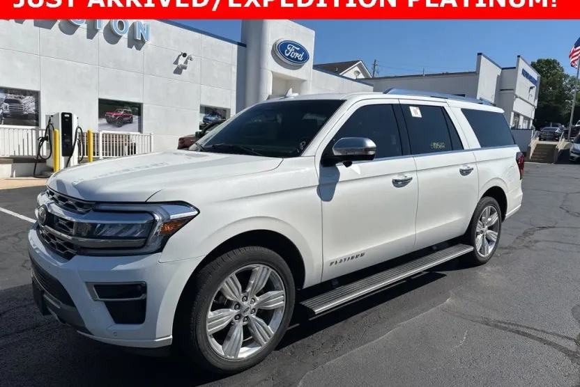 2022 Ford Expedition MAX Platinum photo 1