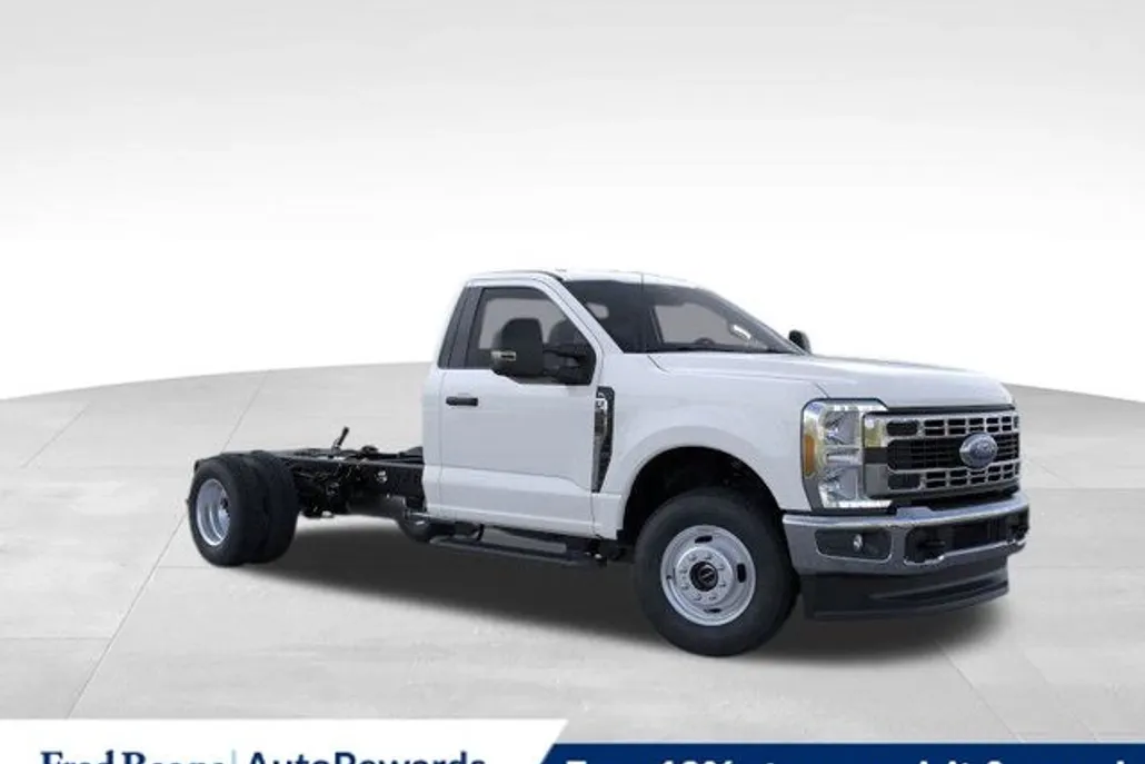 2025 Ford F-350 XL photo 1
