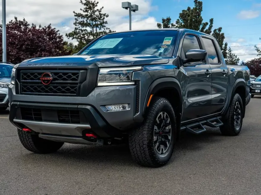 2023 Nissan Frontier PRO-4X photo 1