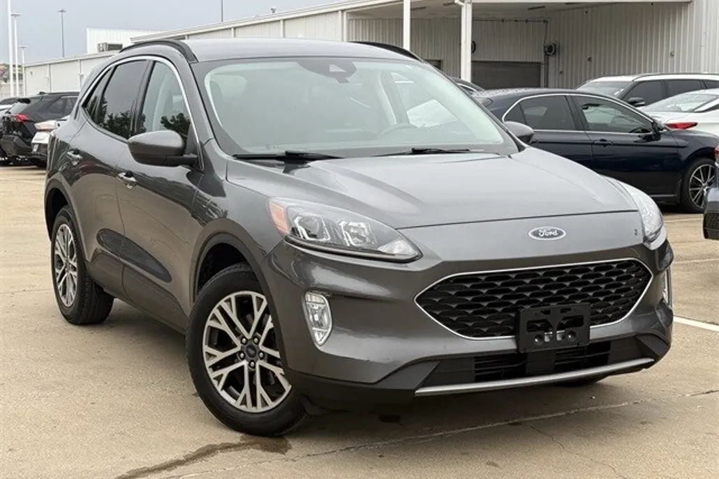 2021 Ford Escape SEL photo 1