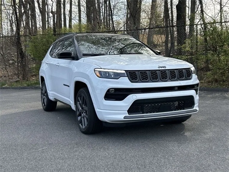 2025 Jeep Compass Limited photo 1