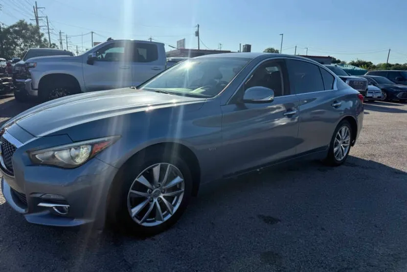2017 Infiniti Q50 3.0t Premium photo 1