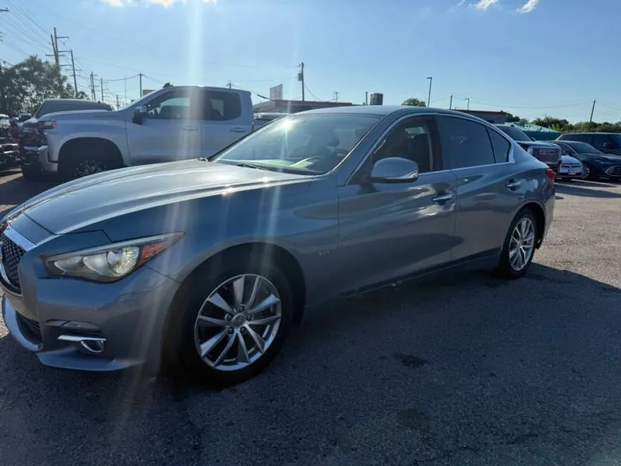 2017 Infiniti Q50 3.0t Premium photo 1