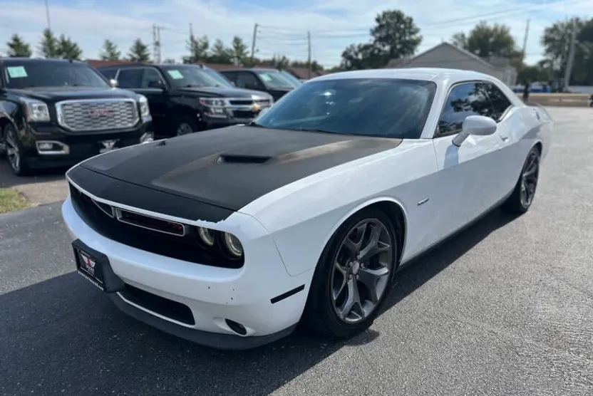 2015 Dodge Challenger R/T photo 1