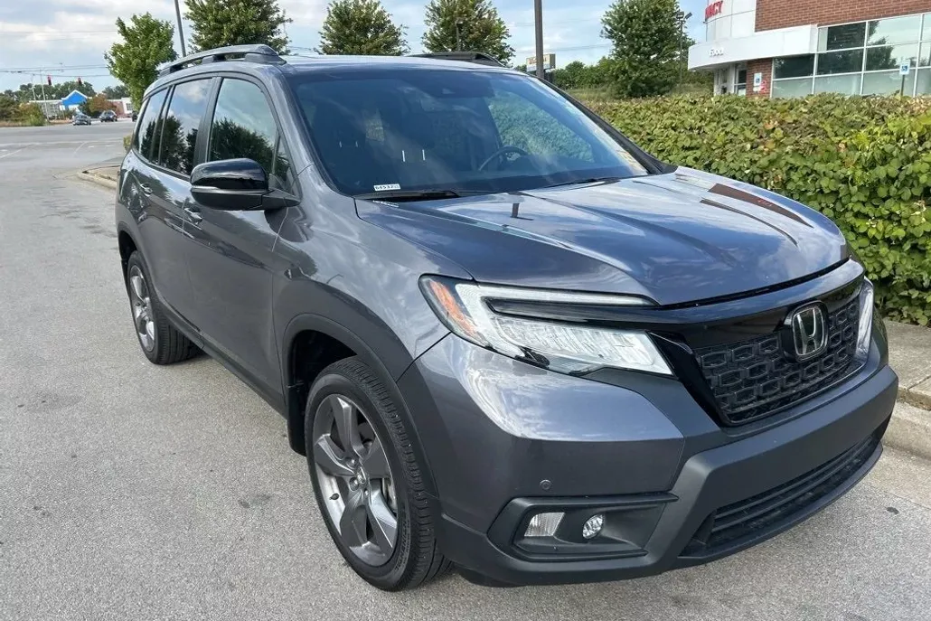 2021 Honda Passport Touring photo 1