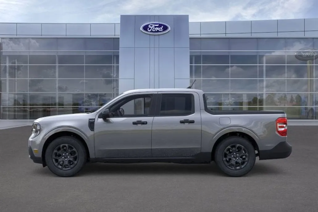 2025 Ford Maverick XLT photo 1