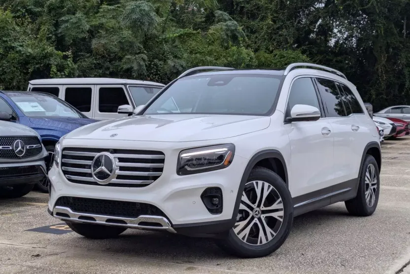 2025 Mercedes Benz GLB 250 photo 1