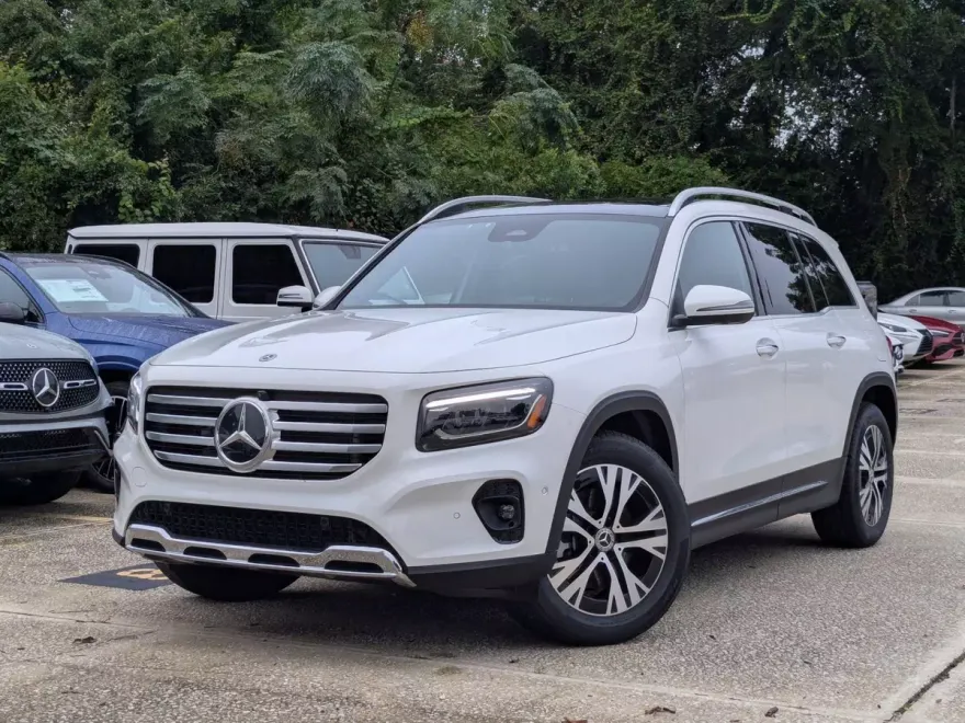 2025 Mercedes Benz GLB 250 photo 1