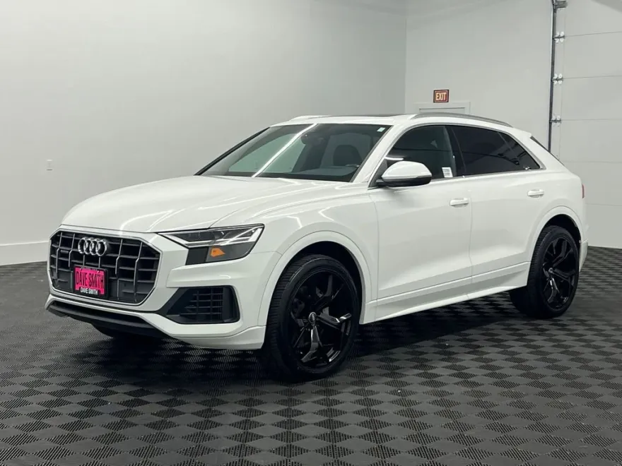 2019 Audi Q8 Premium photo 1