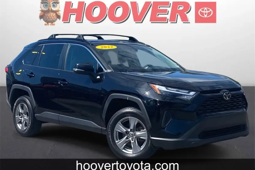 2022 Toyota RAV4 XLE photo 1