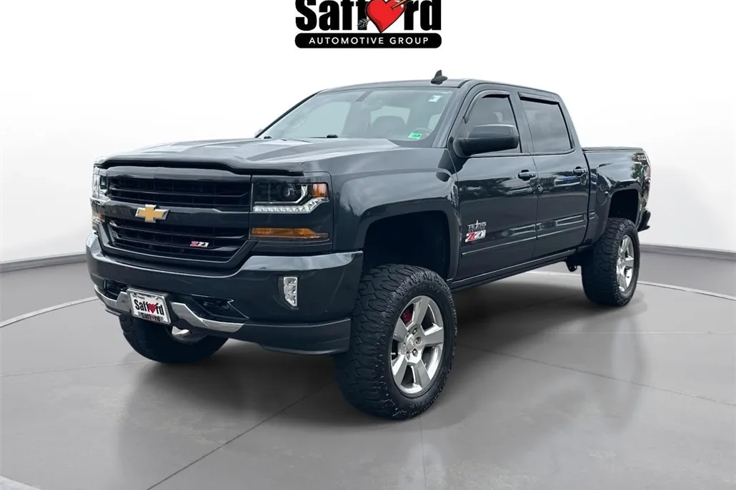 2017 Chevrolet Silverado 1500 LT photo 1