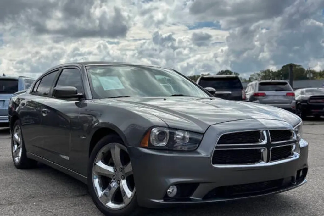 2012 Dodge Charger R/T Plus photo 1