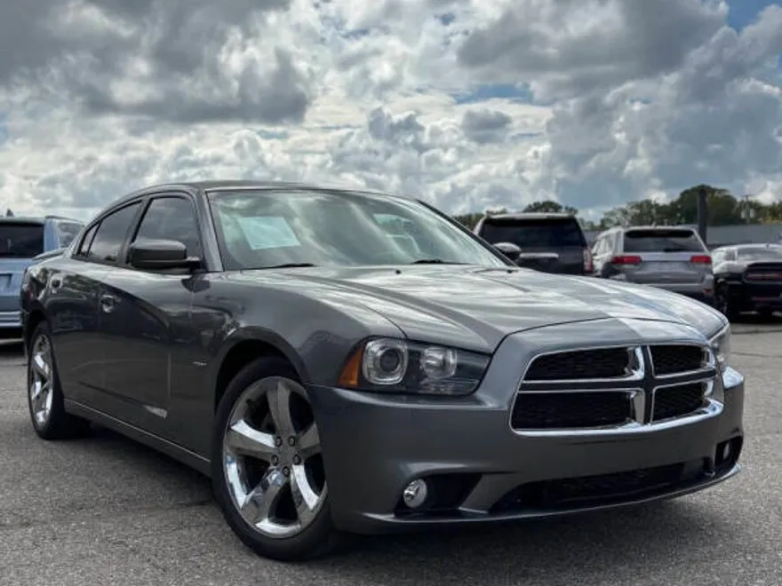 2012 Dodge Charger R/T Plus photo 1