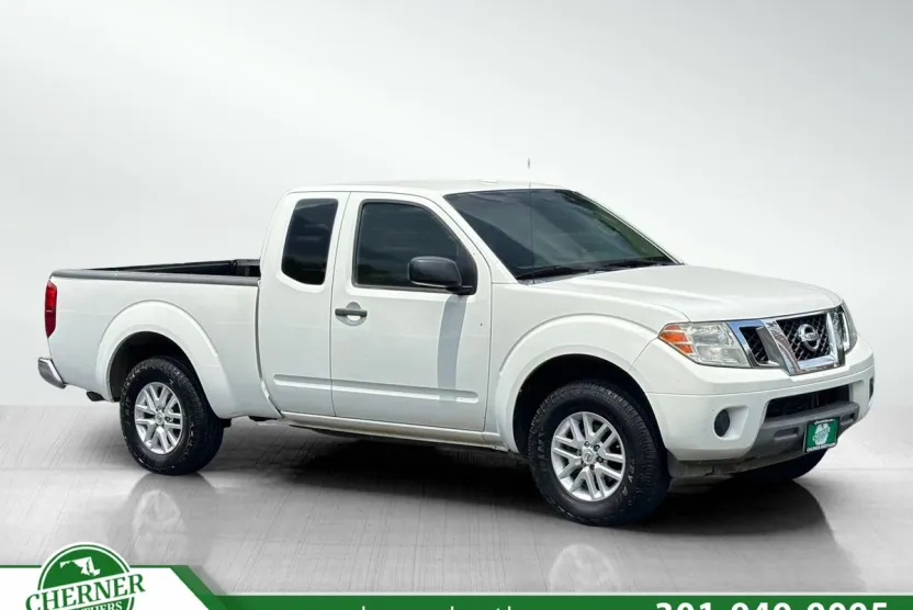 2015 Nissan Frontier SV photo 1