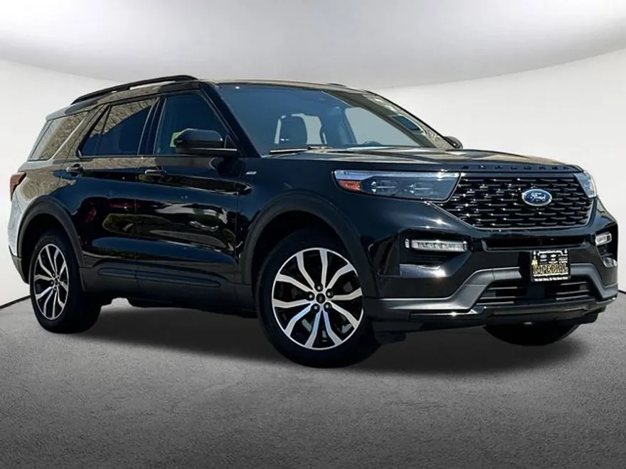 2022 Ford Explorer ST-Line photo 1