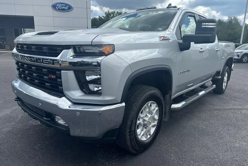2021 Chevrolet Silverado 2500HD LT photo 1